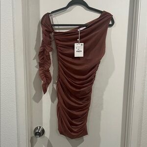 Zara One-Shoulder Ruched Dress in Mauve Pink Brown size small